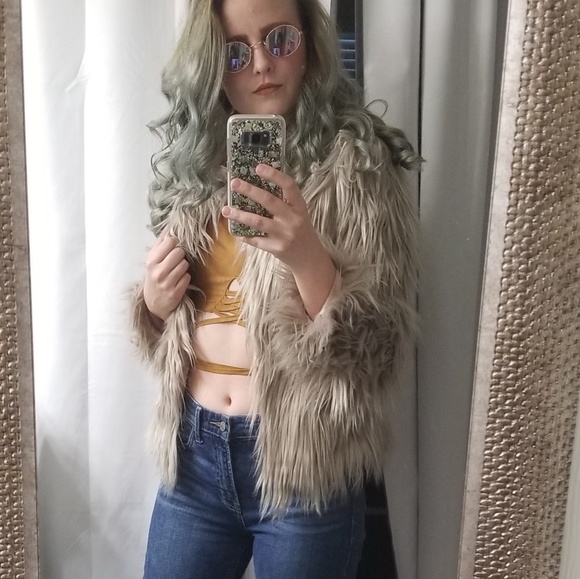 NWOT Faux Fur Jacket Size S - Picture 3 of 3